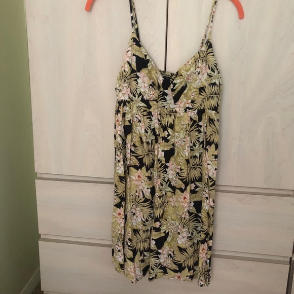 Beautiful New Volcom Black Floral Palm  Spaghetti Strap Dress - Picture 2 of 5